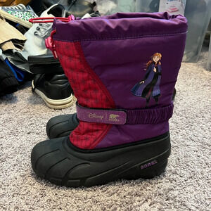 Sorel x Disney Frozen youth snow boots size 6